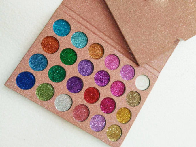 Erhellende Farben des Augen-Make-uplidschatten-hohe Pigment-24 imprägniern langlebiges